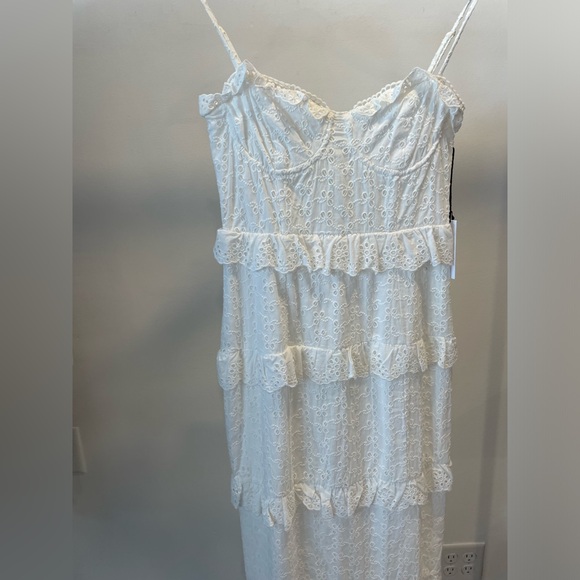 ASTR THE LABEL SANDRIMA EYELET MIDI DRESS WHITE - Picture 4 of 6